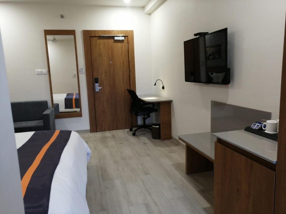 Comfort Inn , Statue Of Unity Kevadia Exteriör bild